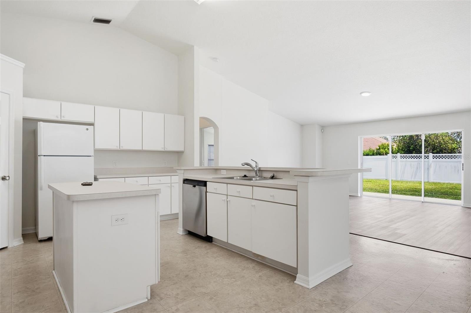 5152 NEW SAVANNAH CIR, WESLEY CHAPEL, FL, 33545