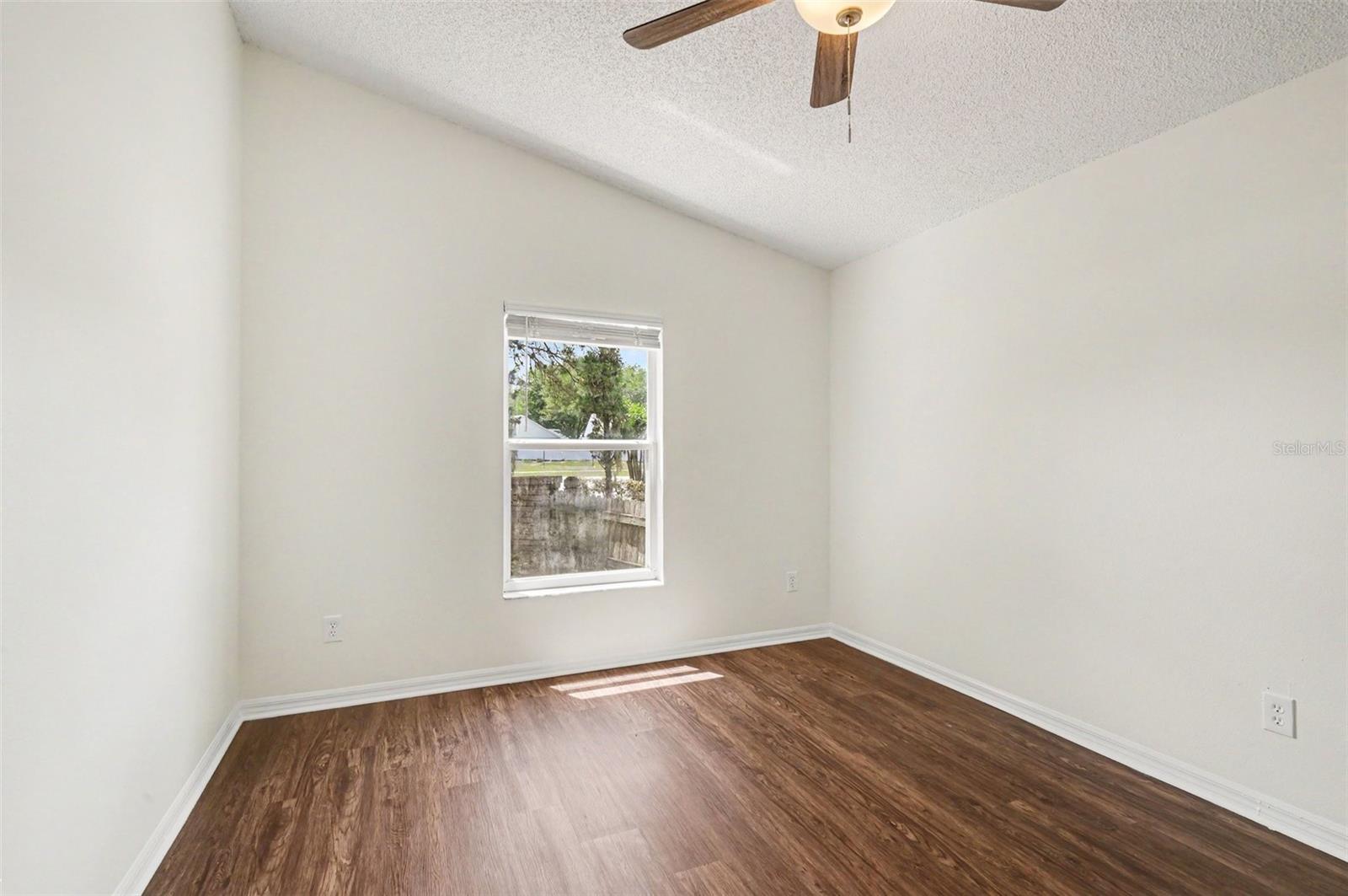 700 KENMOORE CT, EUSTIS, FL, 32726