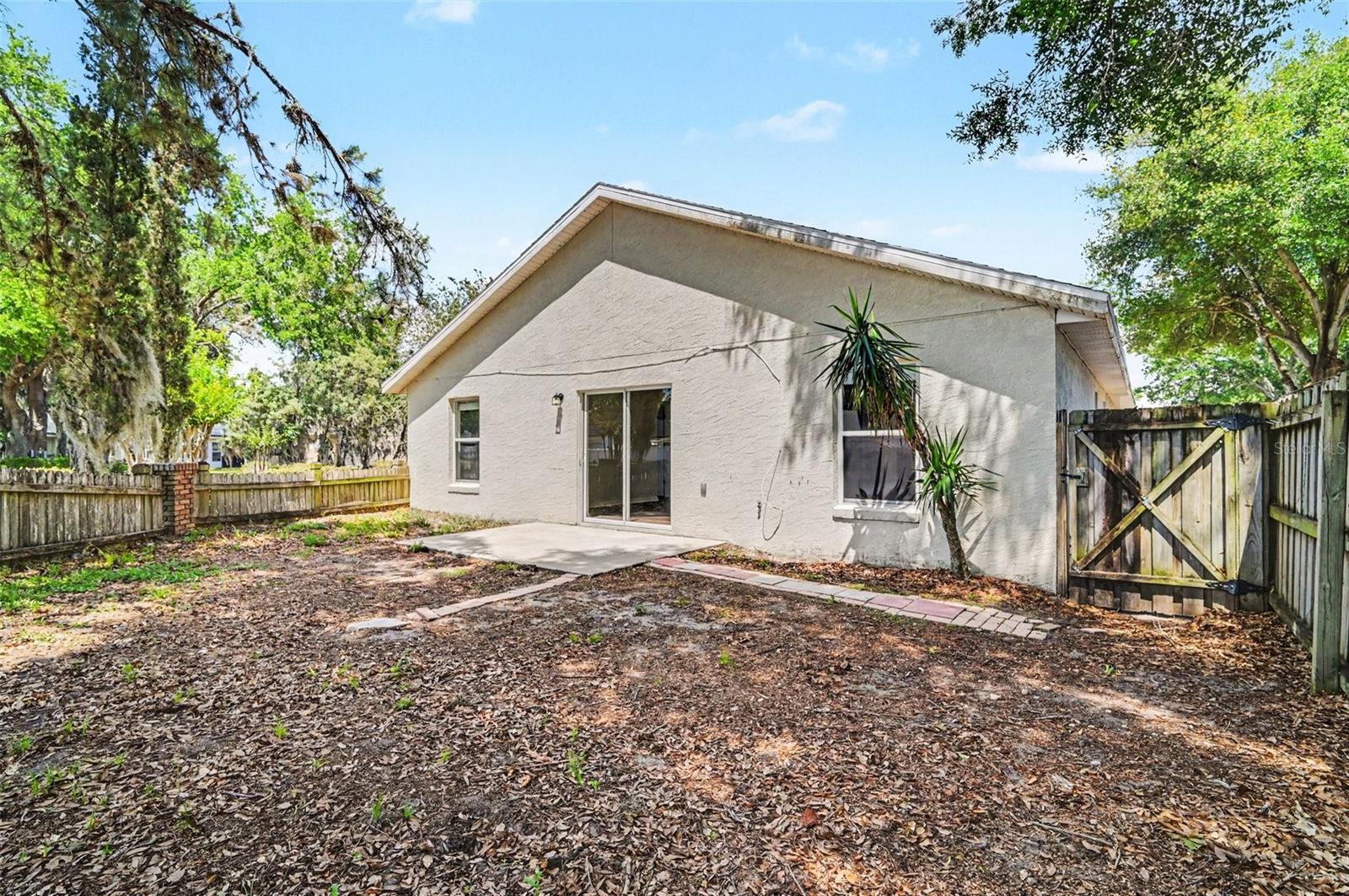 700 KENMOORE CT, EUSTIS, FL, 32726