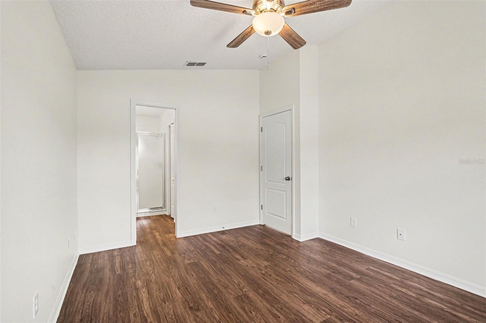 700 KENMOORE CT, EUSTIS, FL, 32726