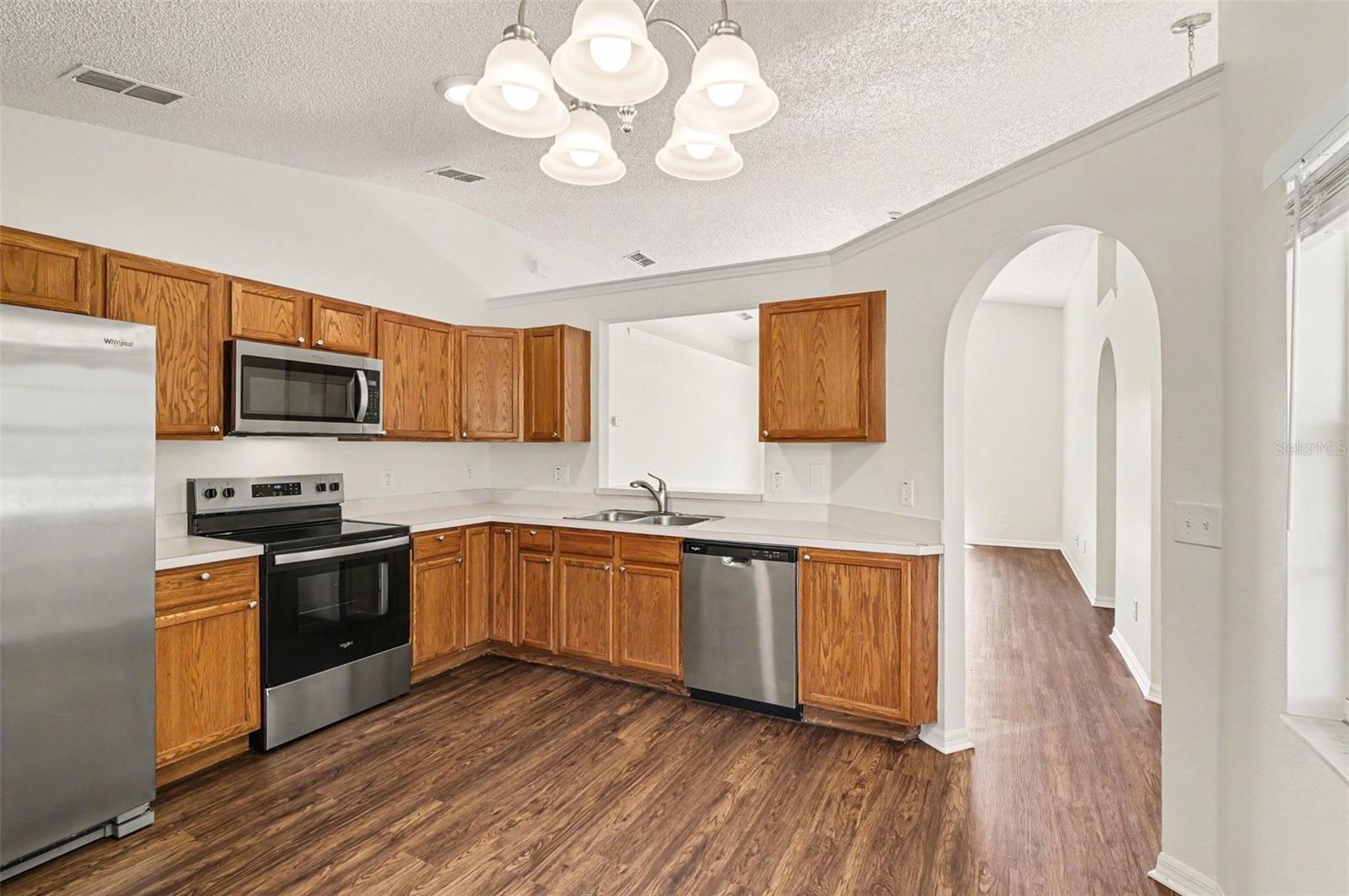 700 KENMOORE CT, EUSTIS, FL, 32726