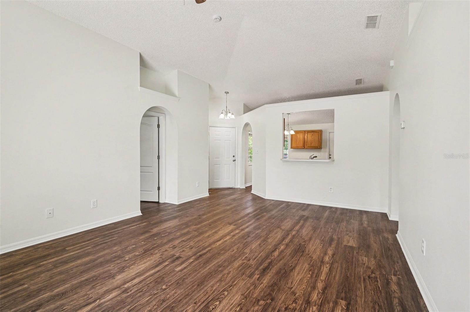 700 KENMOORE CT, EUSTIS, FL, 32726