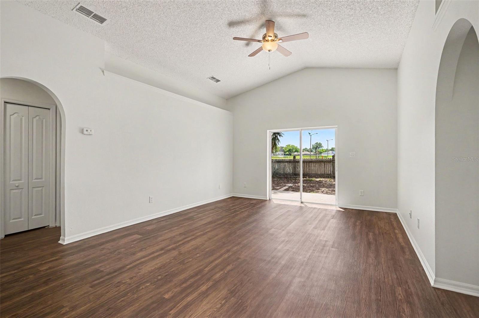 700 KENMOORE CT, EUSTIS, FL, 32726