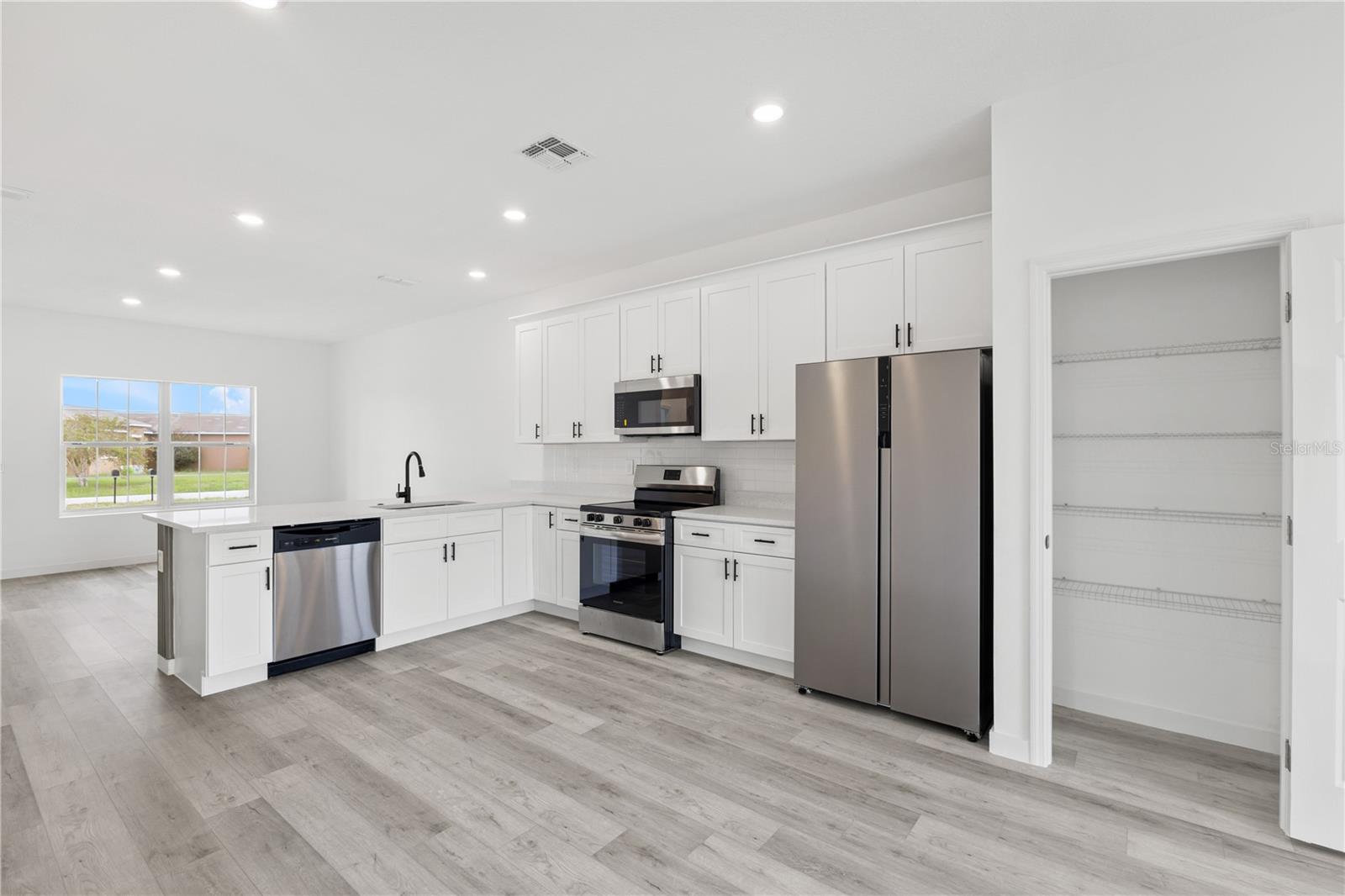 835 E COLVILLE DR, POINCIANA, FL, 34759