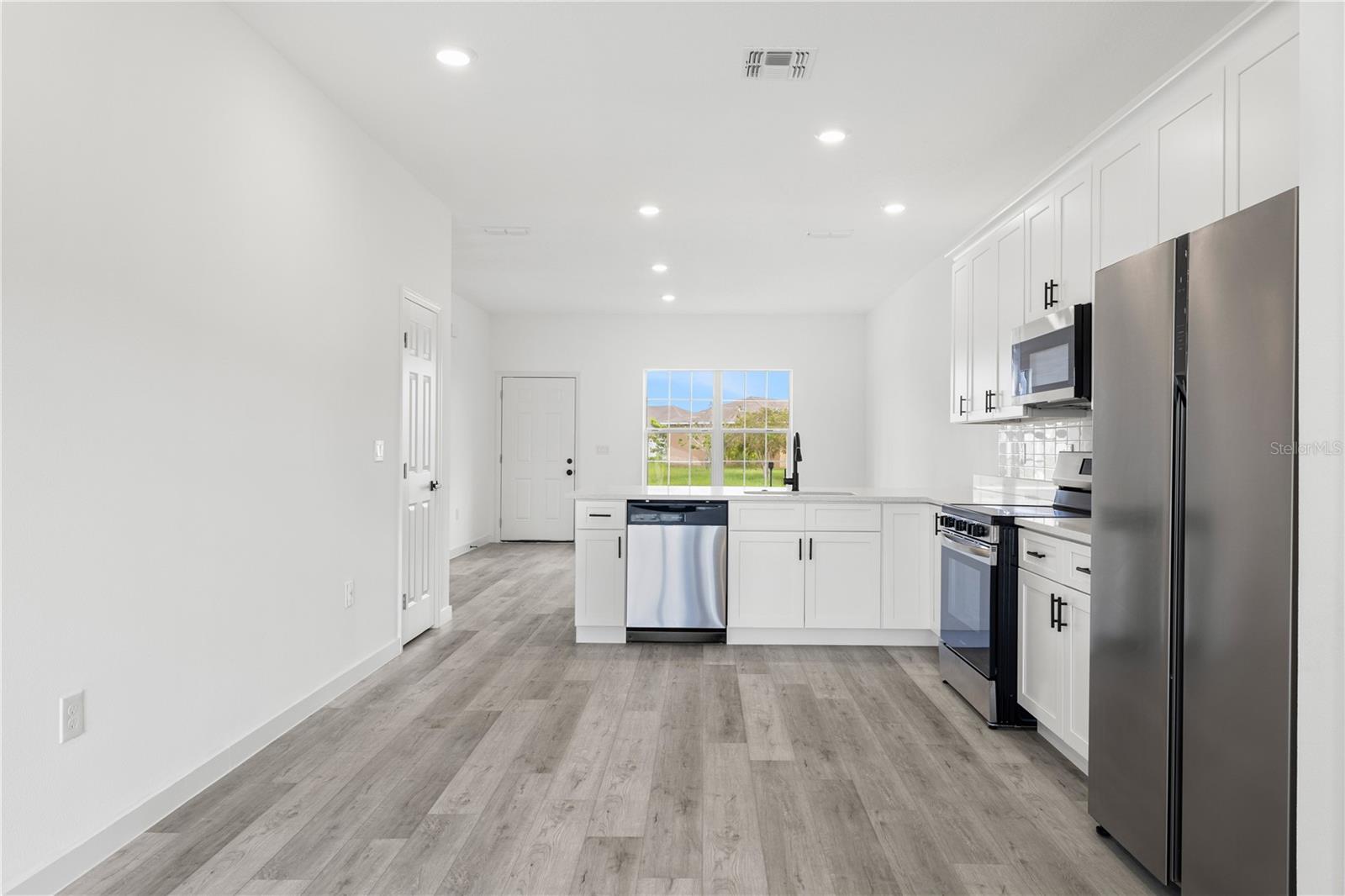 835 E COLVILLE DR, POINCIANA, FL, 34759