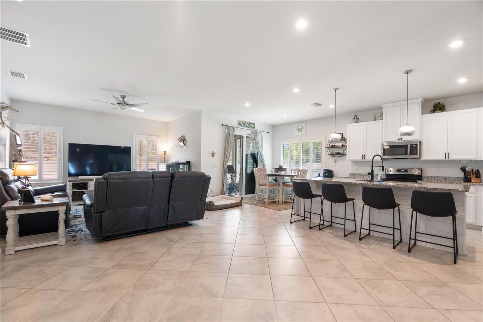 18379 FALLING PINE NEEDLE LN, LAND O LAKES, FL, 34638