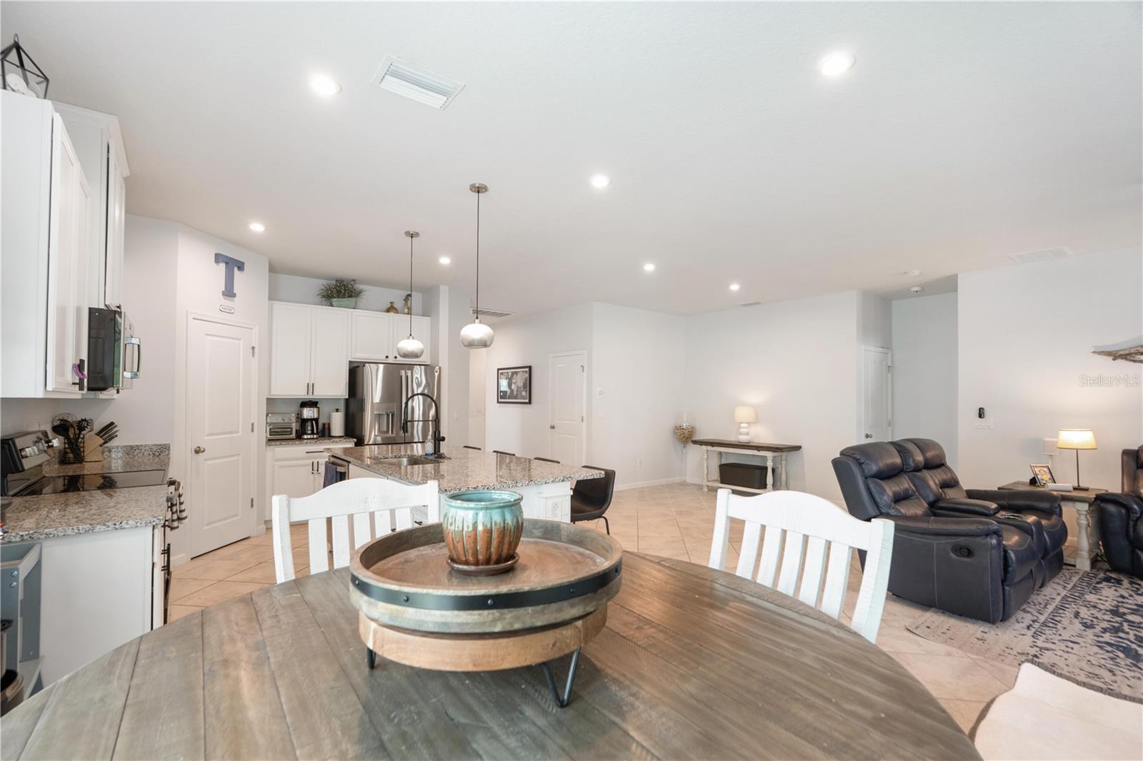 18379 FALLING PINE NEEDLE LN, LAND O LAKES, FL, 34638