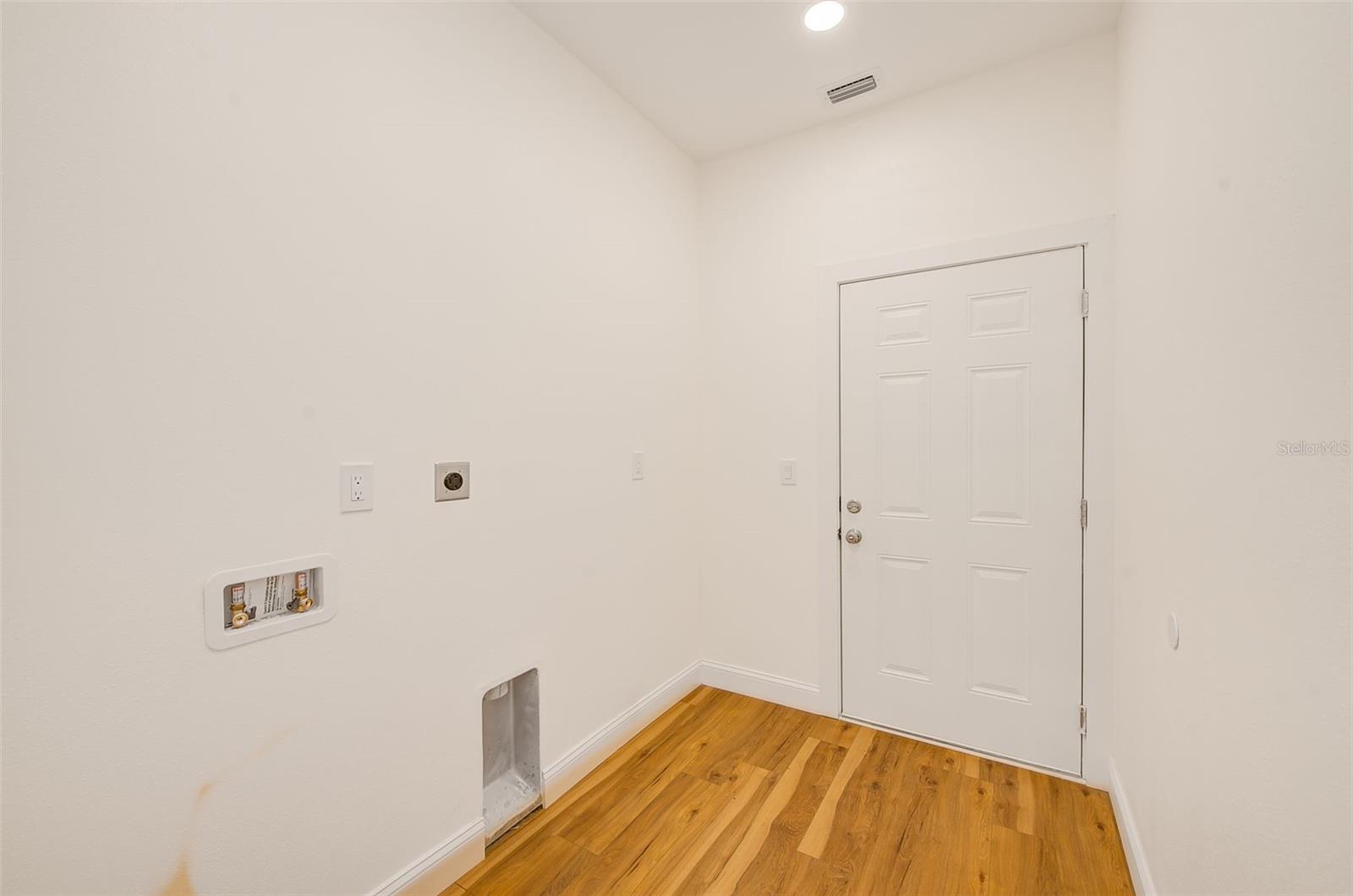 3151 69TH AVE N, ST PETERSBURG, FL, 33702
