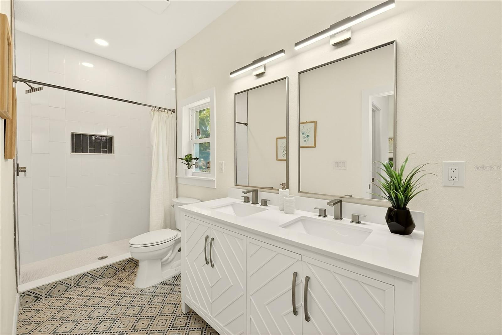3151 69TH AVE N, ST PETERSBURG, FL, 33702