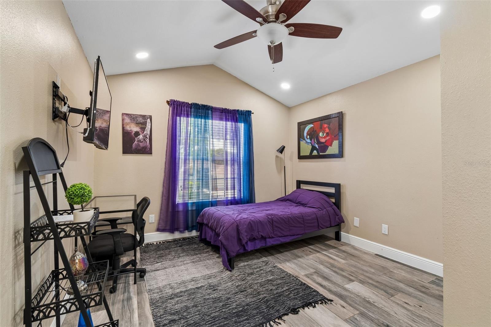 9803 LONG MEADOW DR, TAMPA, FL, 33615