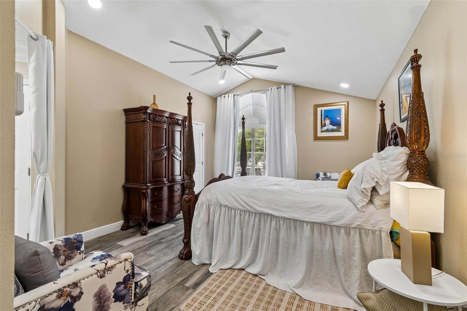 9803 LONG MEADOW DR, TAMPA, FL, 33615