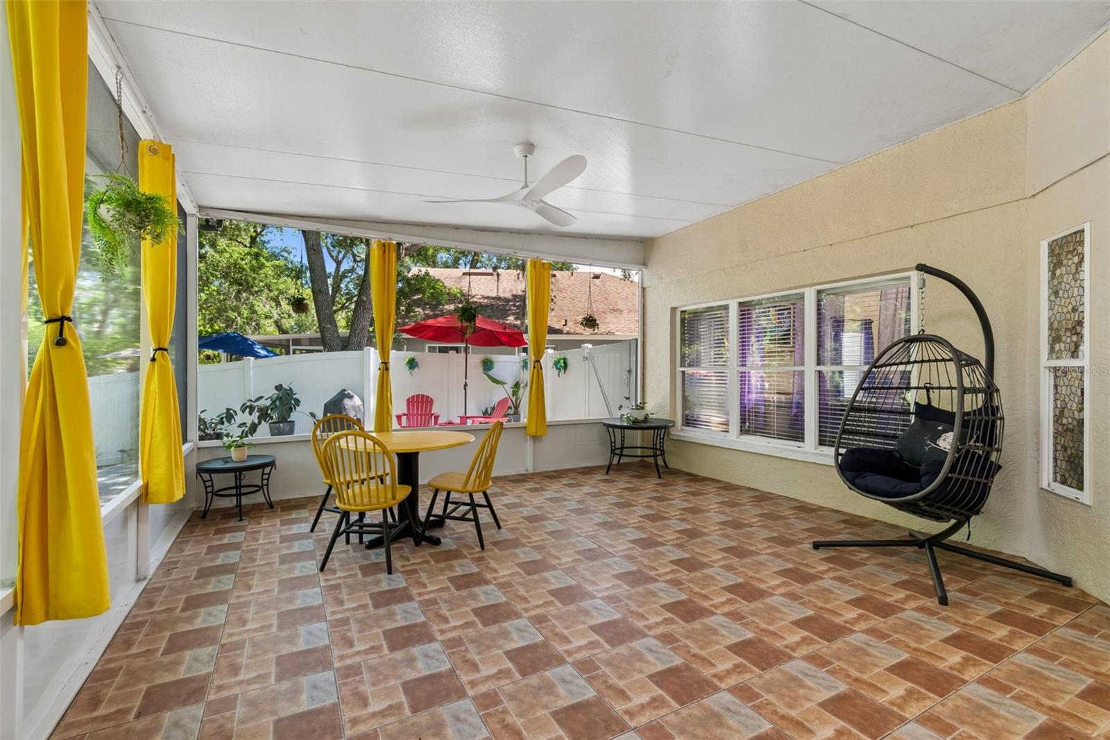 9803 LONG MEADOW DR, TAMPA, FL, 33615