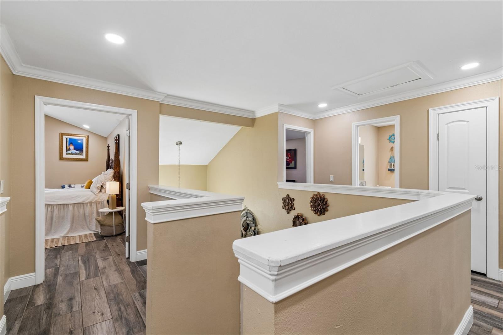 9803 LONG MEADOW DR, TAMPA, FL, 33615