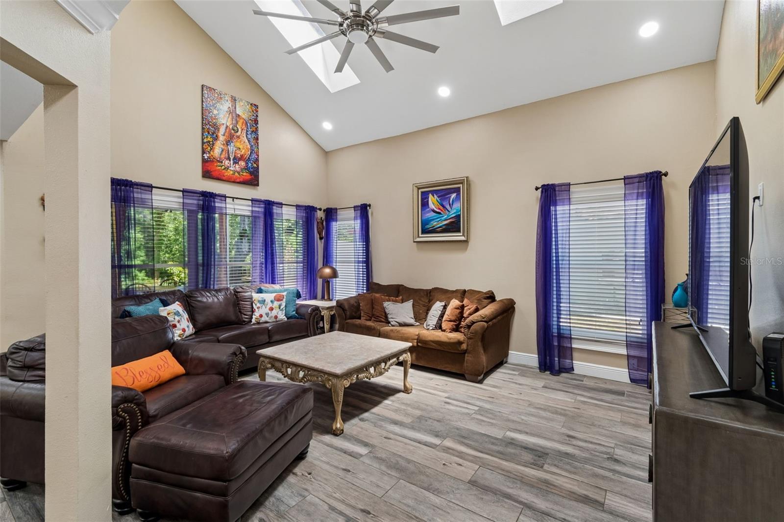 9803 LONG MEADOW DR, TAMPA, FL, 33615
