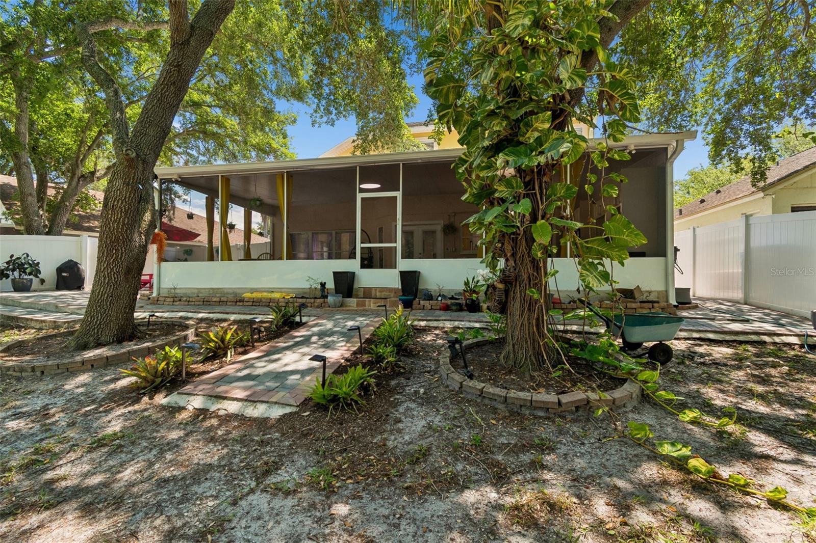 9803 LONG MEADOW DR, TAMPA, FL, 33615