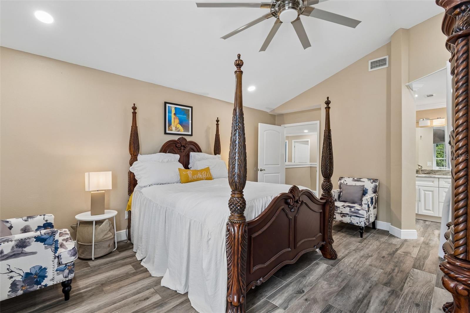 9803 LONG MEADOW DR, TAMPA, FL, 33615