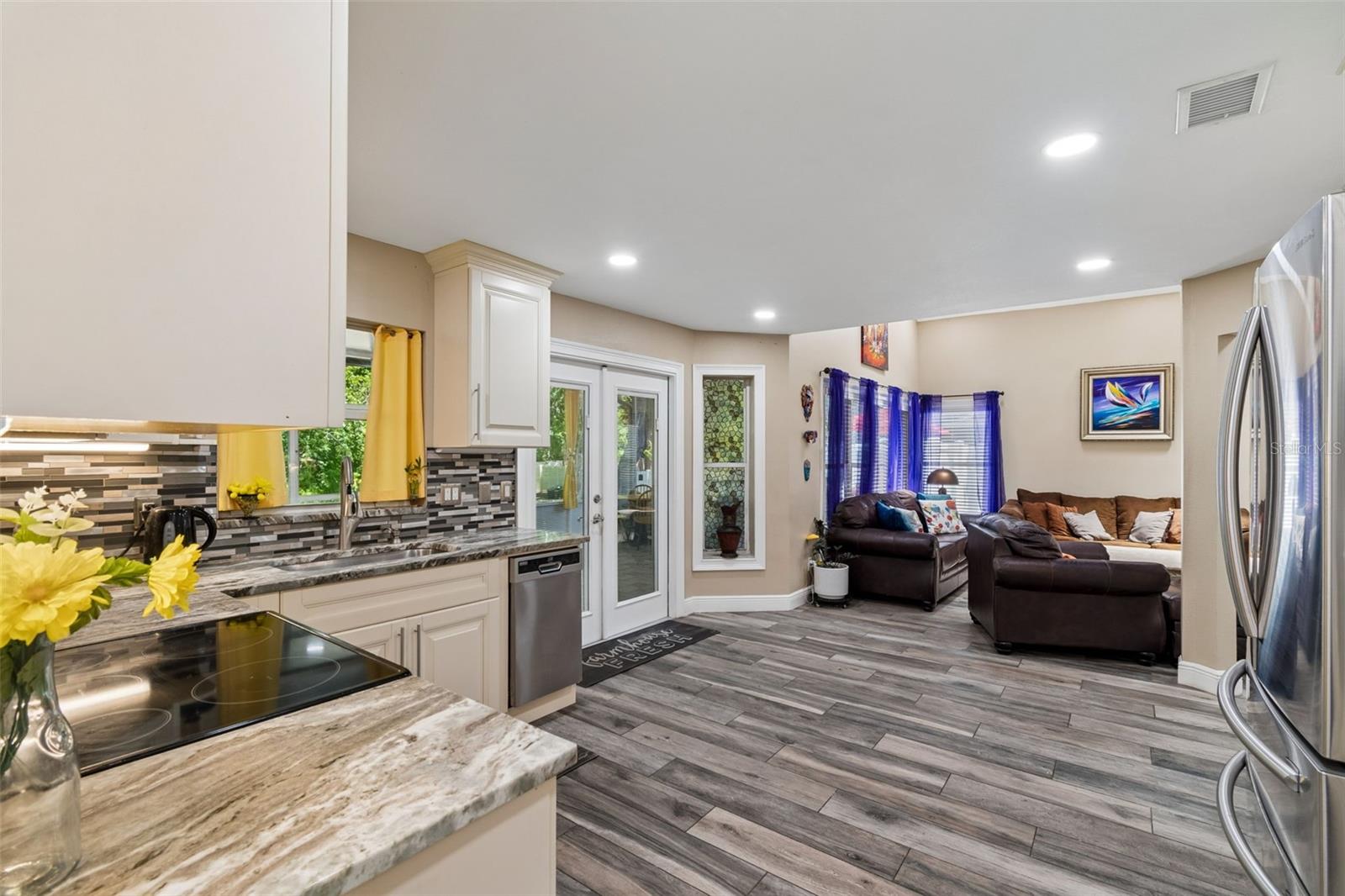 9803 LONG MEADOW DR, TAMPA, FL, 33615