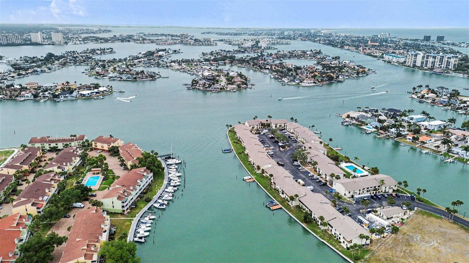 546 PLAZA SEVILLE CT #85, TREASURE ISLAND, FL, 33706