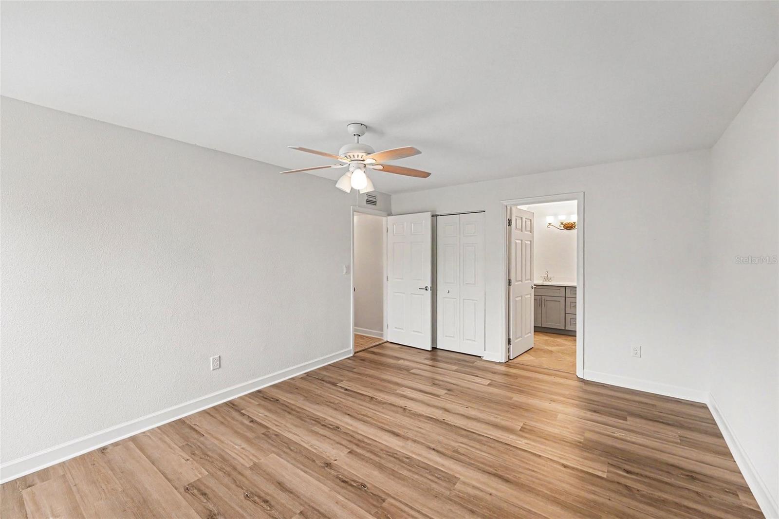 546 PLAZA SEVILLE CT #85, TREASURE ISLAND, FL, 33706