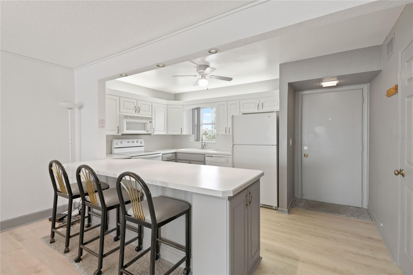 7910 SUN ISLAND DR S #302, SOUTH PASADENA, FL, 33707