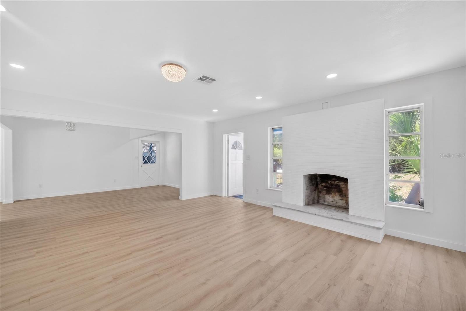 4725 N TUTTLE AVE, SARASOTA, FL, 34234