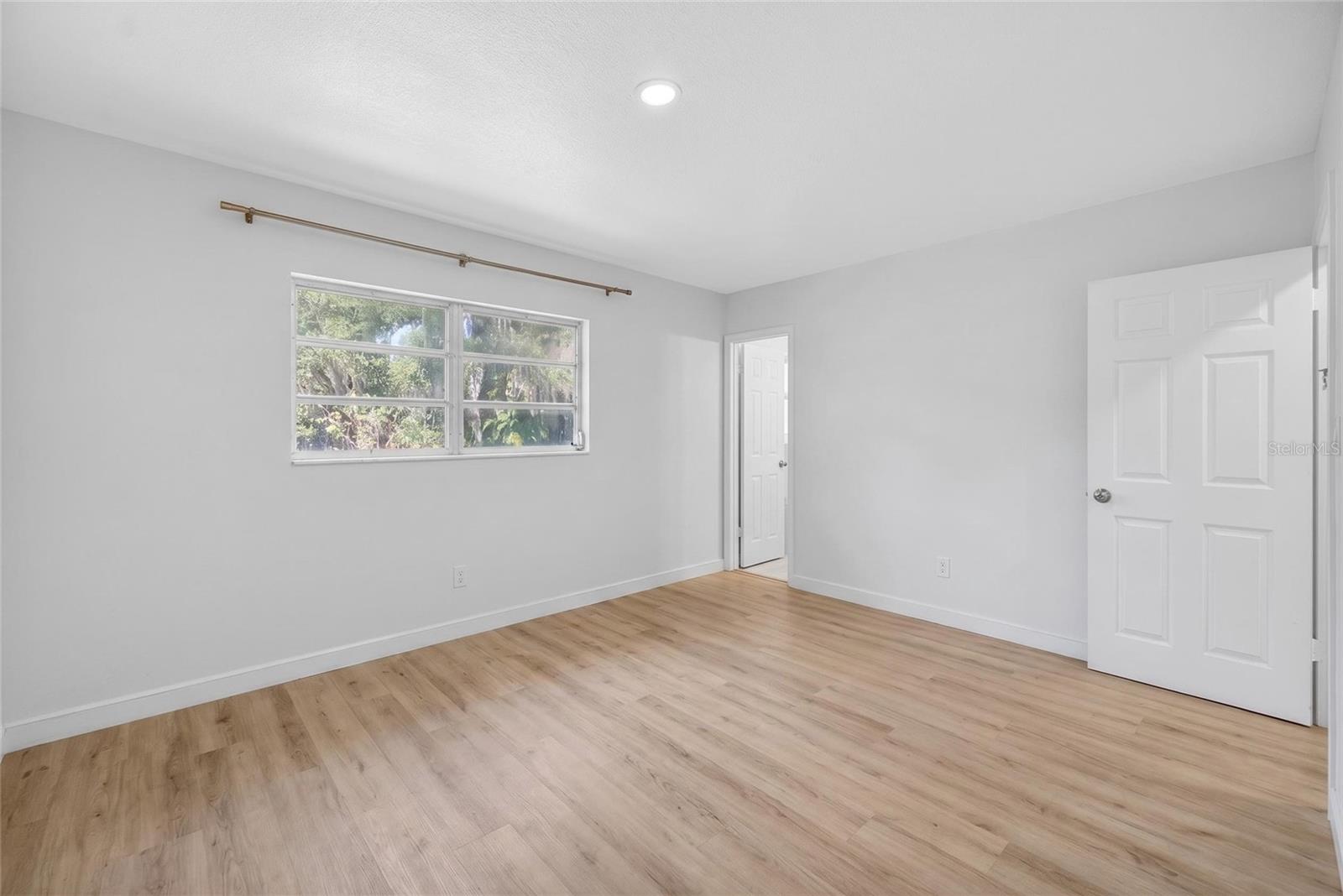 4725 N TUTTLE AVE, SARASOTA, FL, 34234