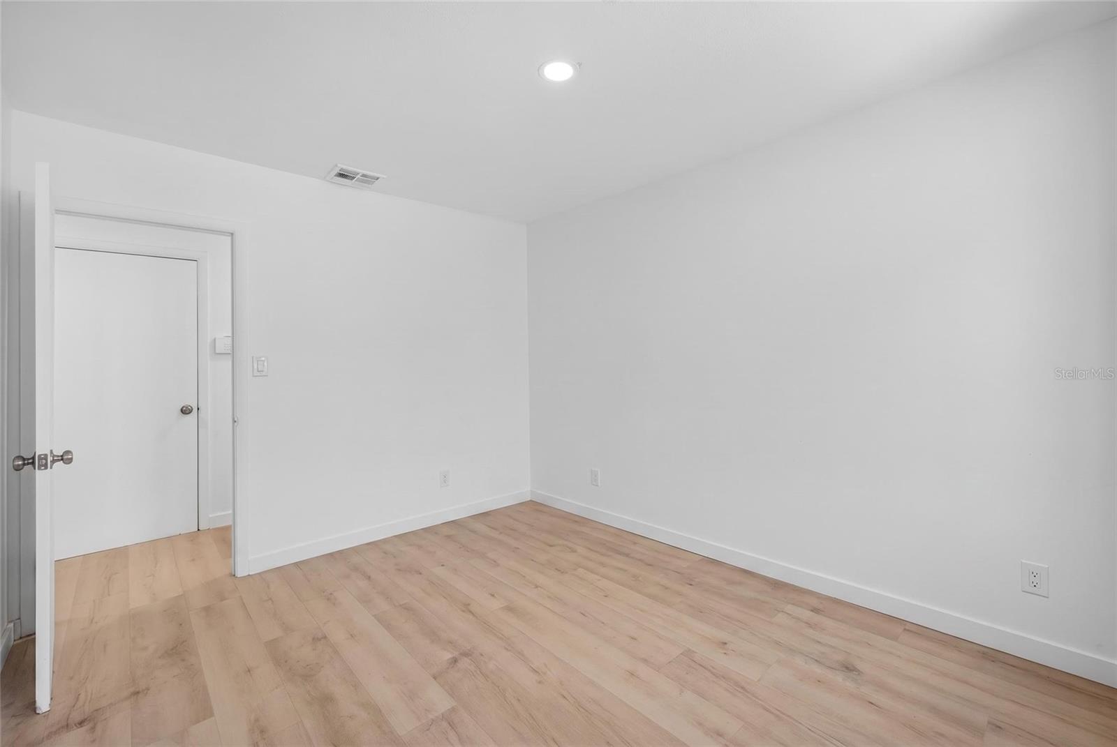 4725 N TUTTLE AVE, SARASOTA, FL, 34234