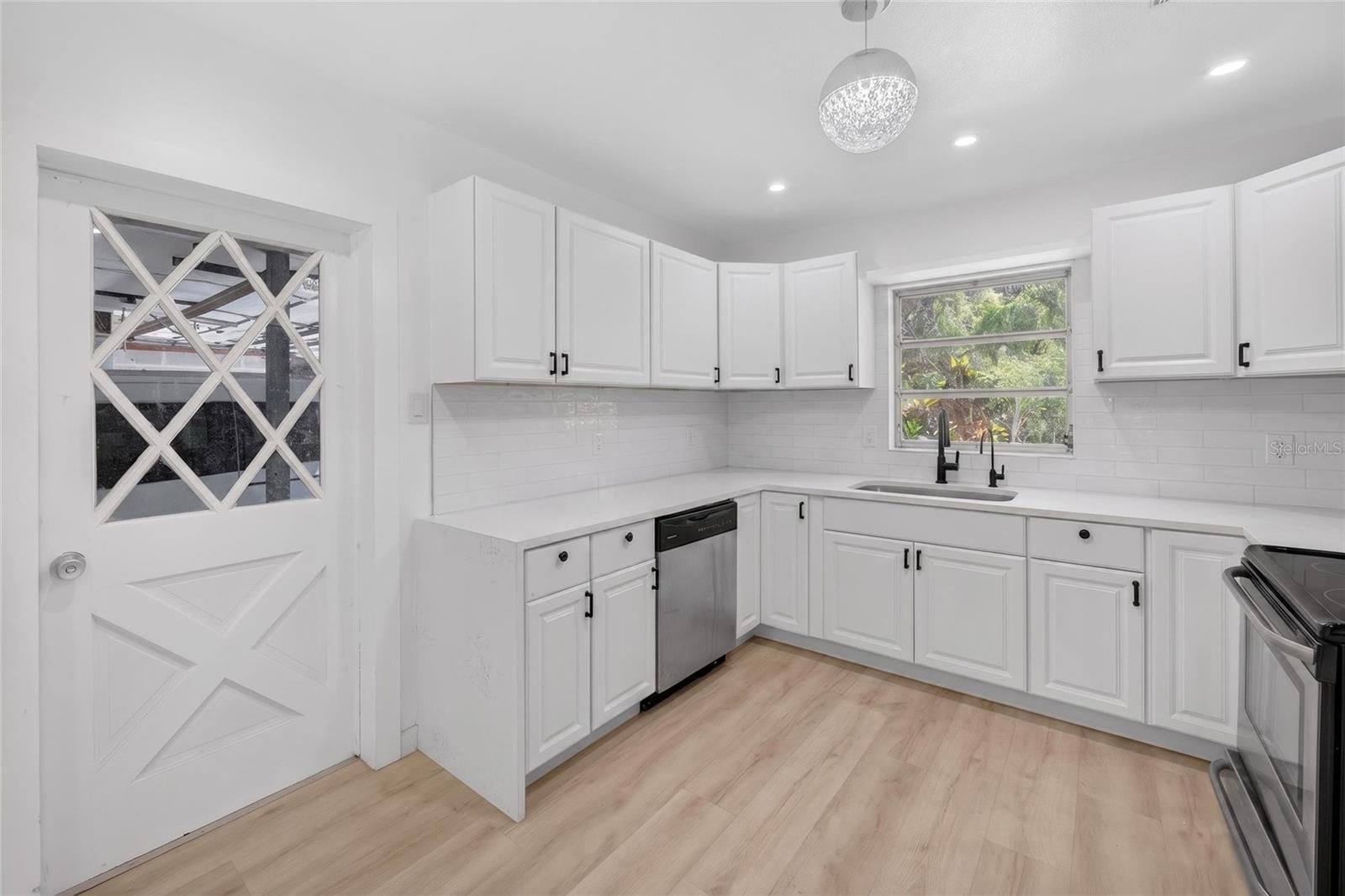 4725 N TUTTLE AVE, SARASOTA, FL, 34234