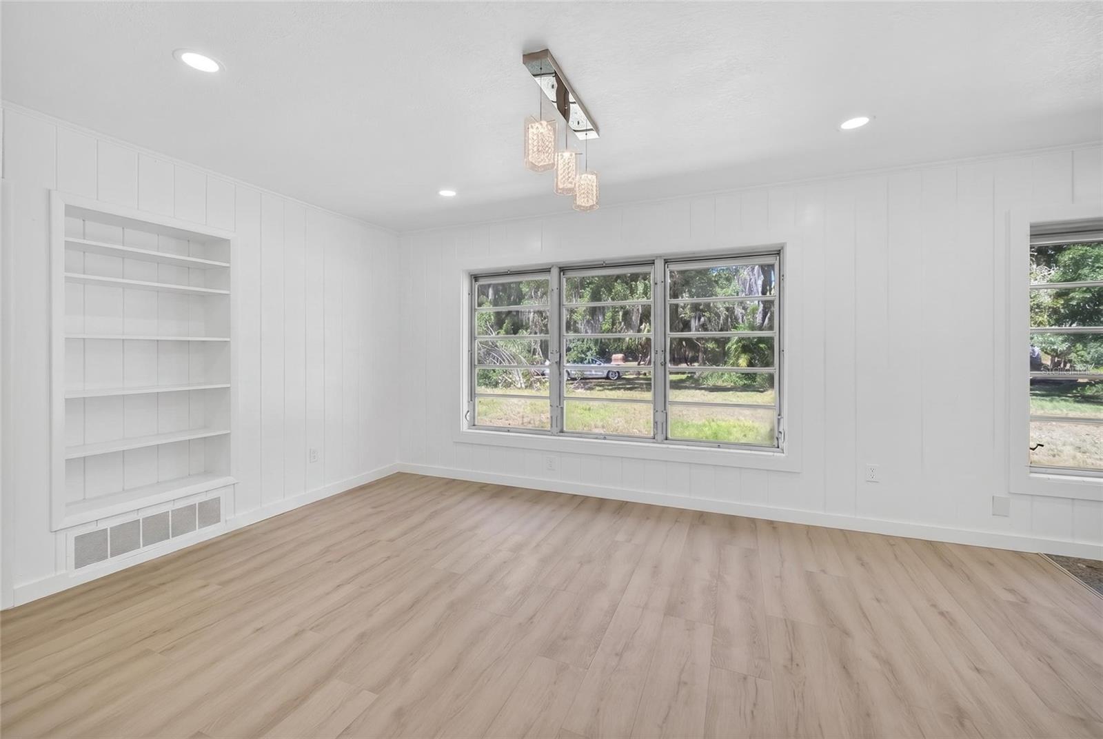4725 N TUTTLE AVE, SARASOTA, FL, 34234