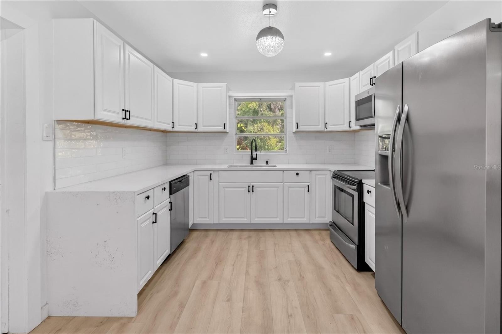 4725 N TUTTLE AVE, SARASOTA, FL, 34234