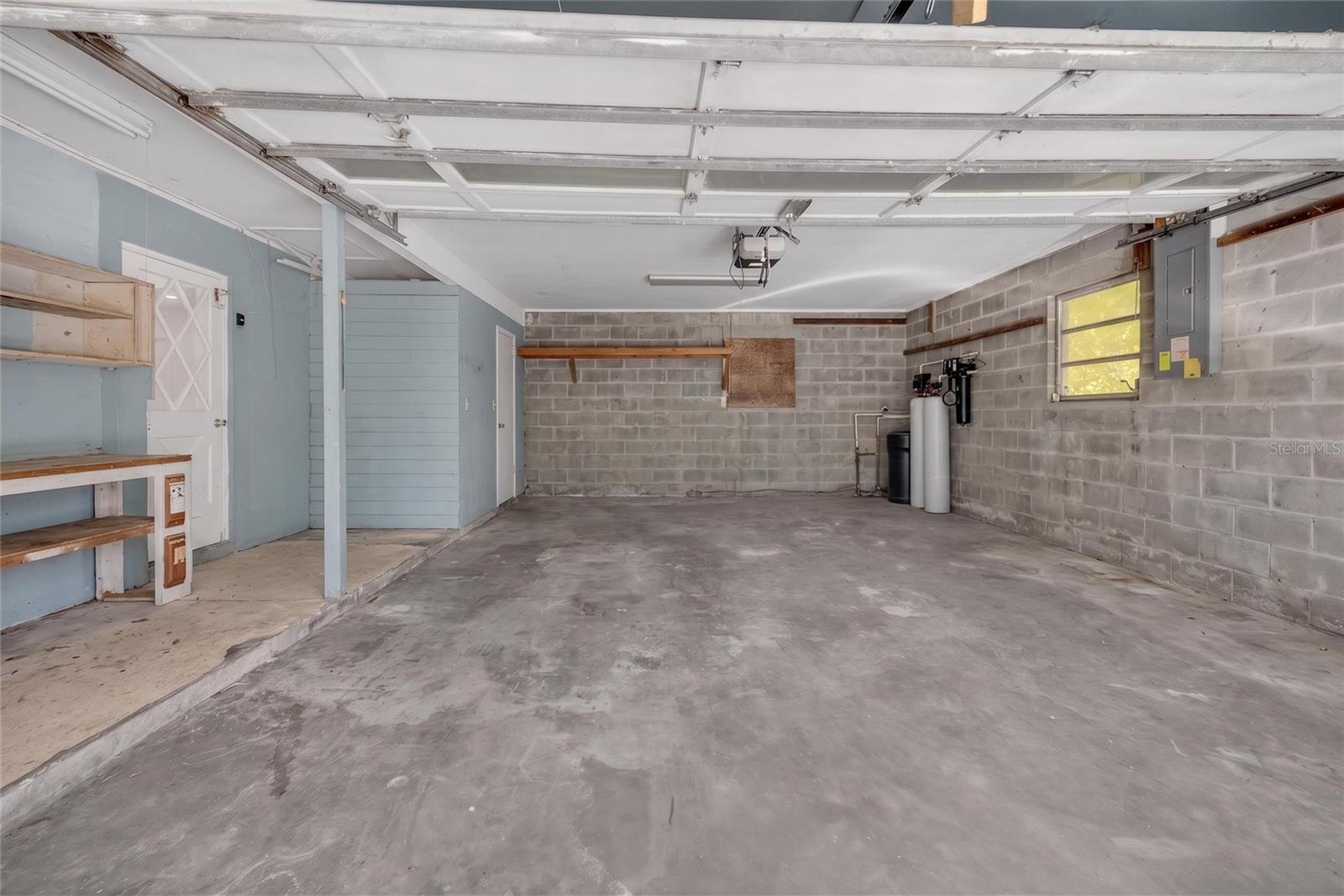 4725 N TUTTLE AVE, SARASOTA, FL, 34234