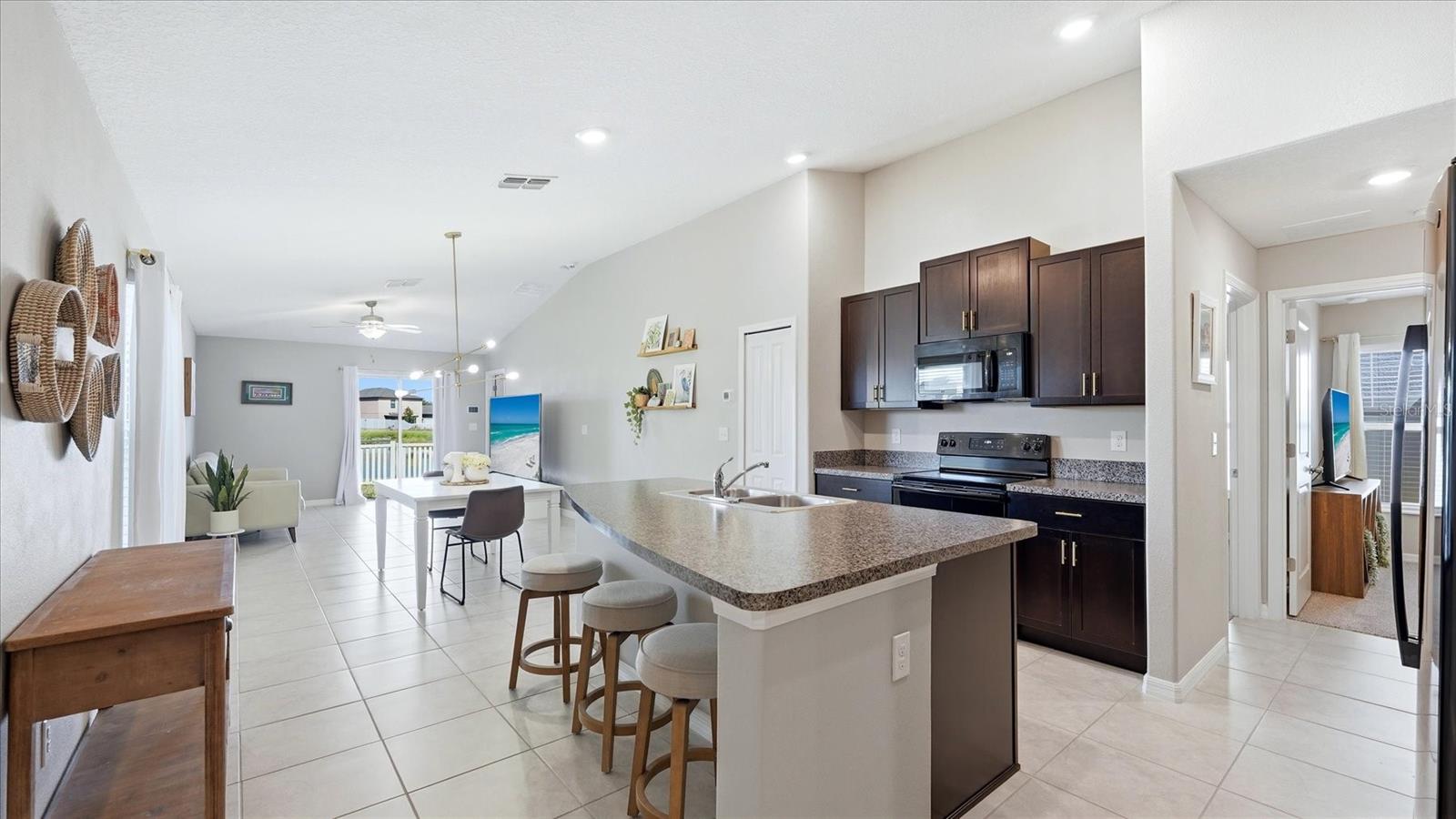 15455 BROAD BRUSH DR, SUN CITY CENTER, FL, 33573
