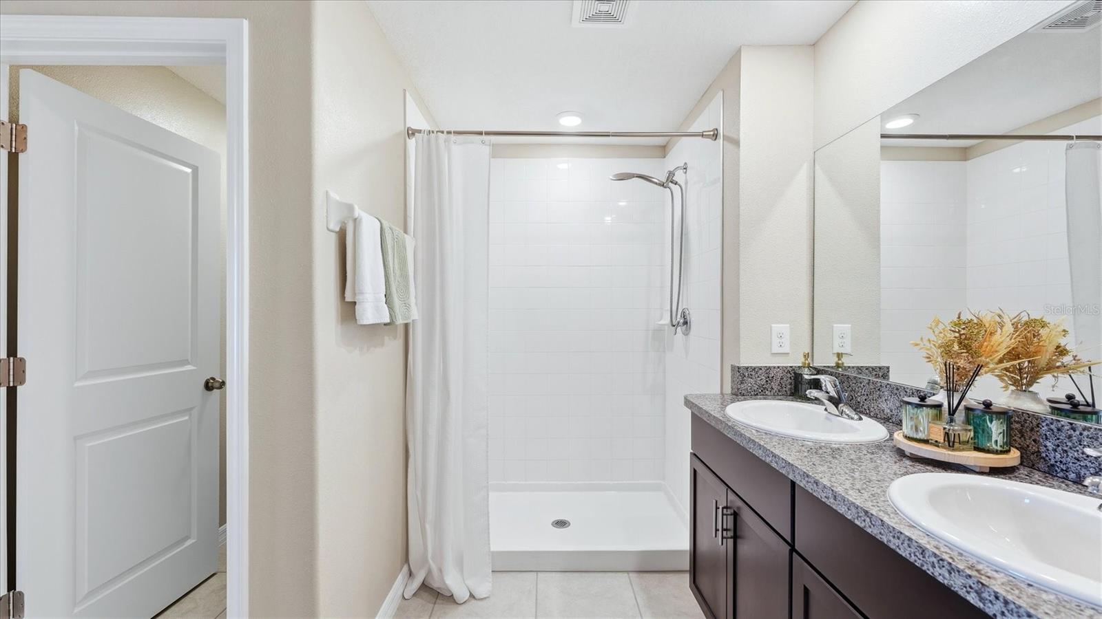 15455 BROAD BRUSH DR, SUN CITY CENTER, FL, 33573