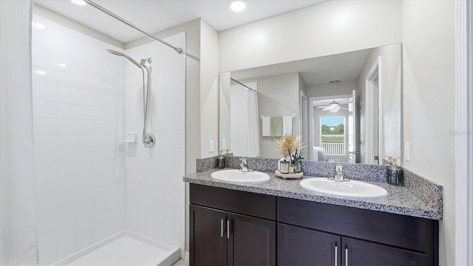 15455 BROAD BRUSH DR, SUN CITY CENTER, FL, 33573
