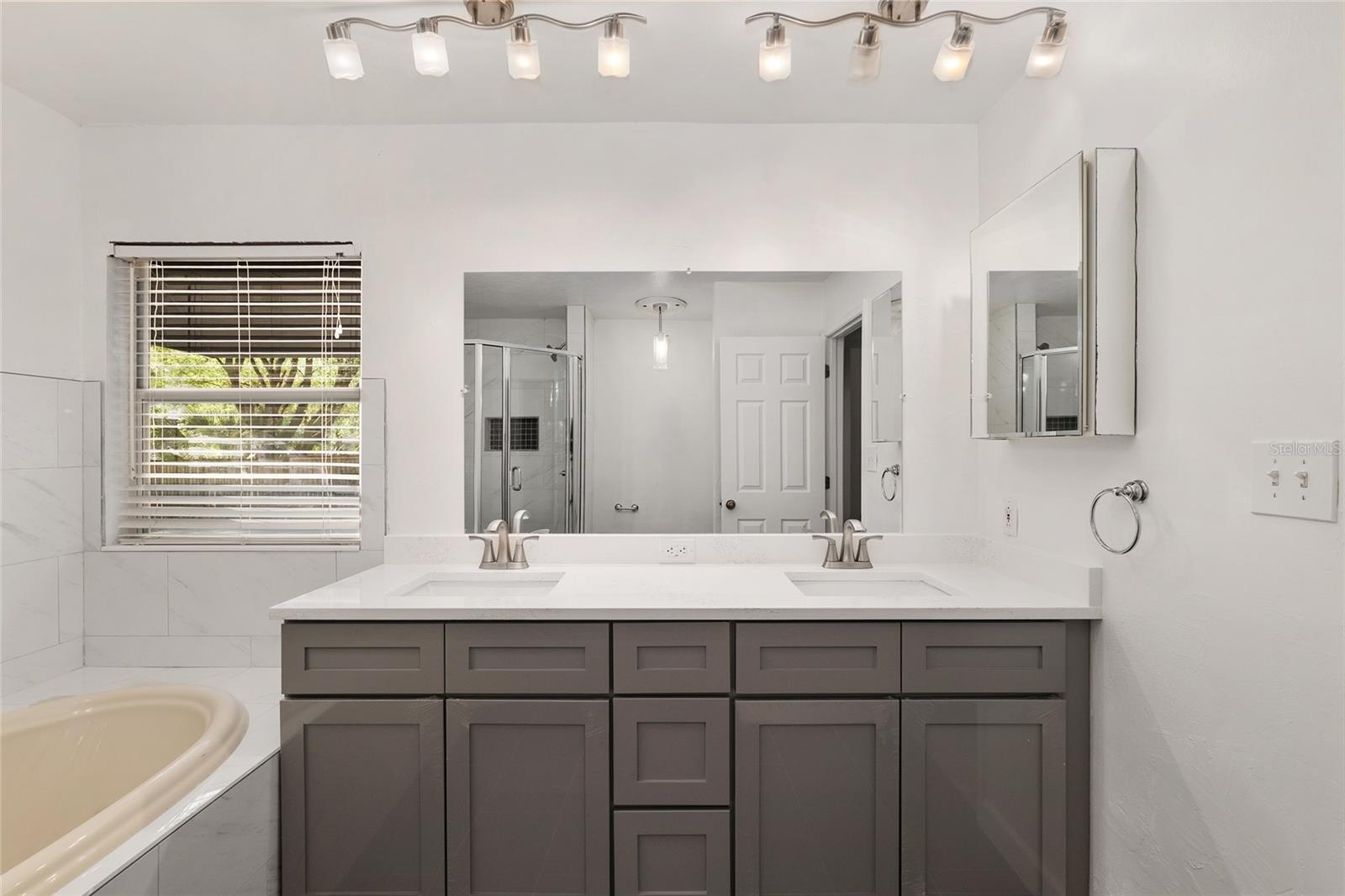 13717 SW 1ST RD, NEWBERRY, FL, 32669