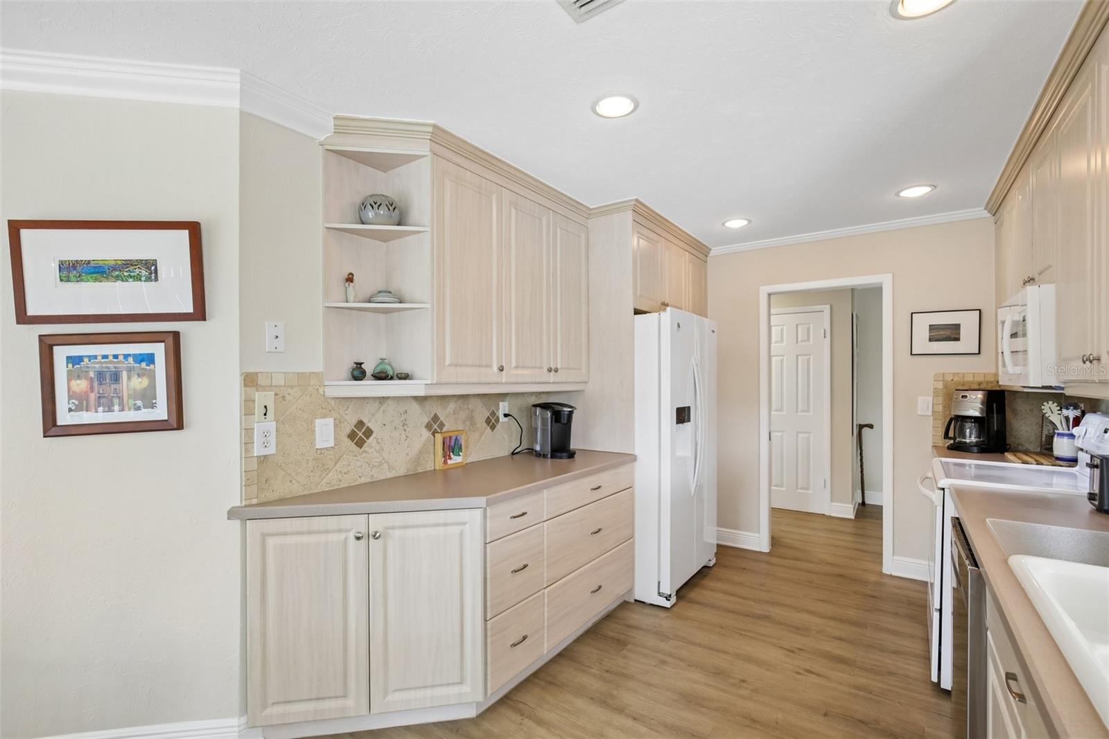 530 MAGELLAN DR, SARASOTA, FL, 34243