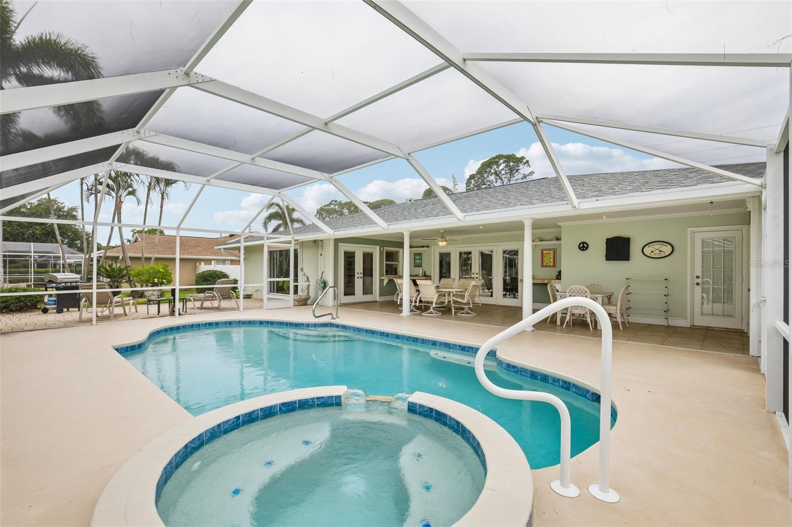 530 MAGELLAN DR, SARASOTA, FL, 34243