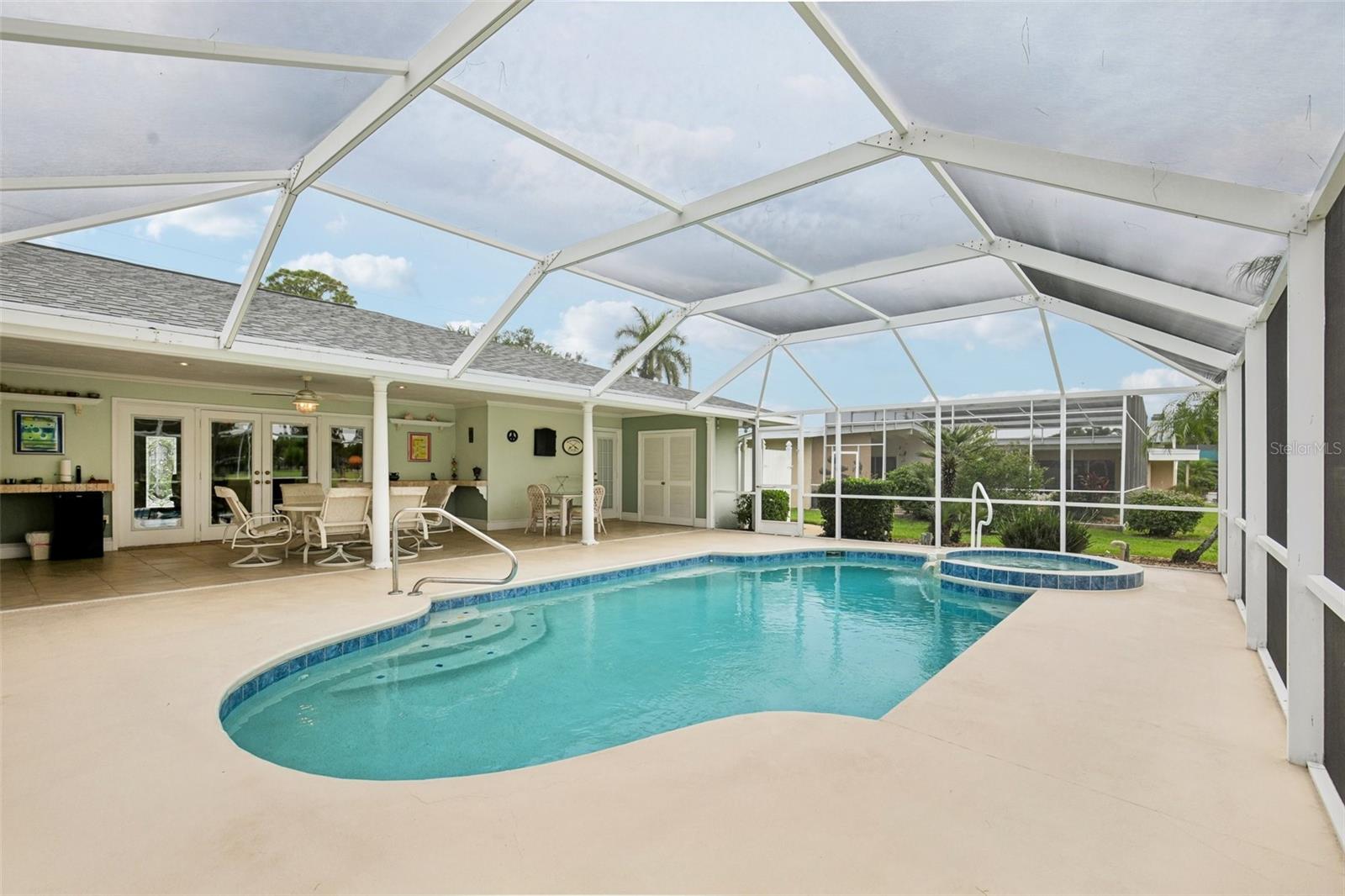 530 MAGELLAN DR, SARASOTA, FL, 34243