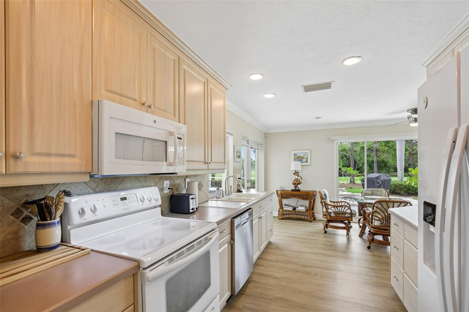 530 MAGELLAN DR, SARASOTA, FL, 34243