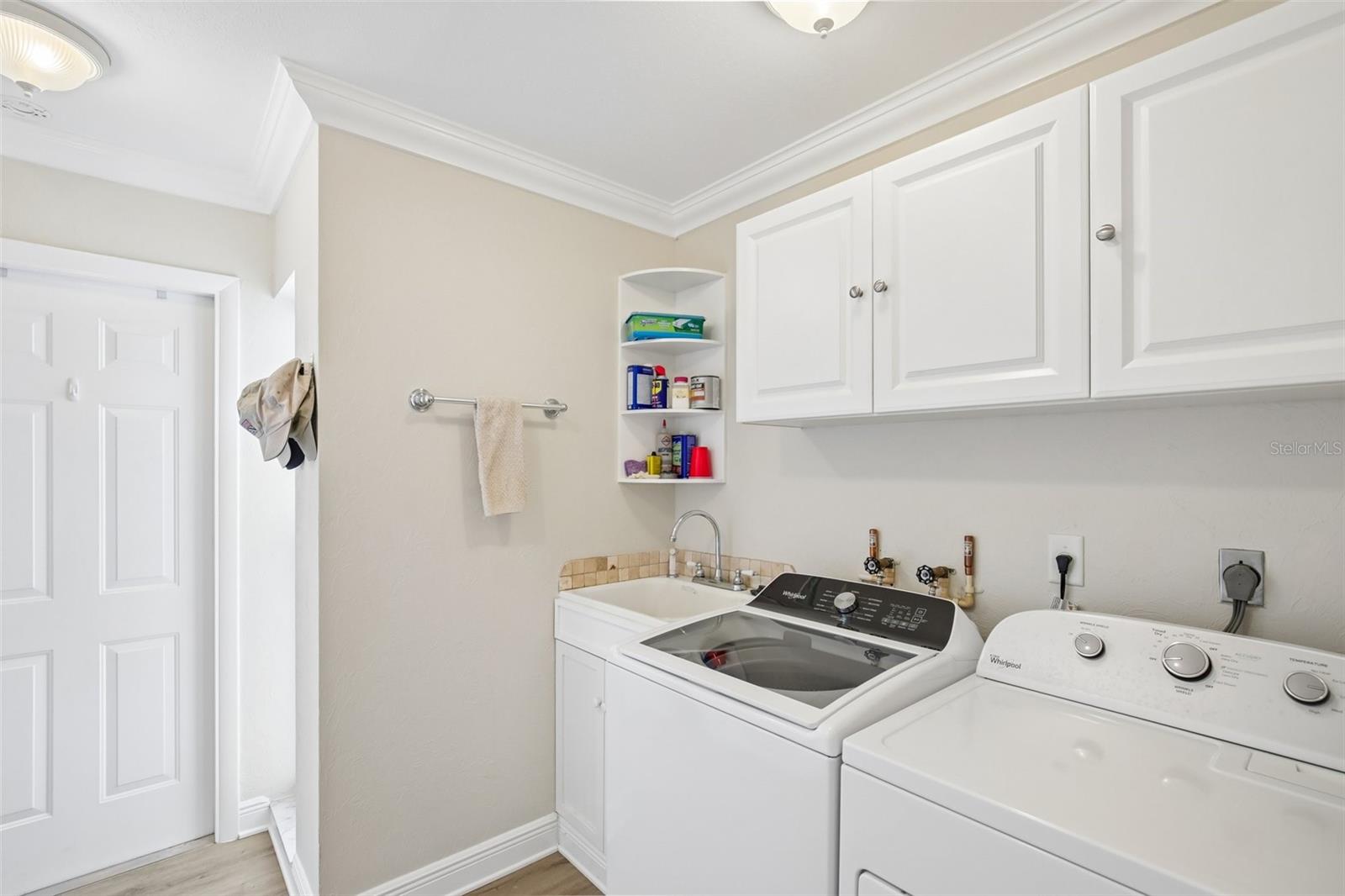 530 MAGELLAN DR, SARASOTA, FL, 34243