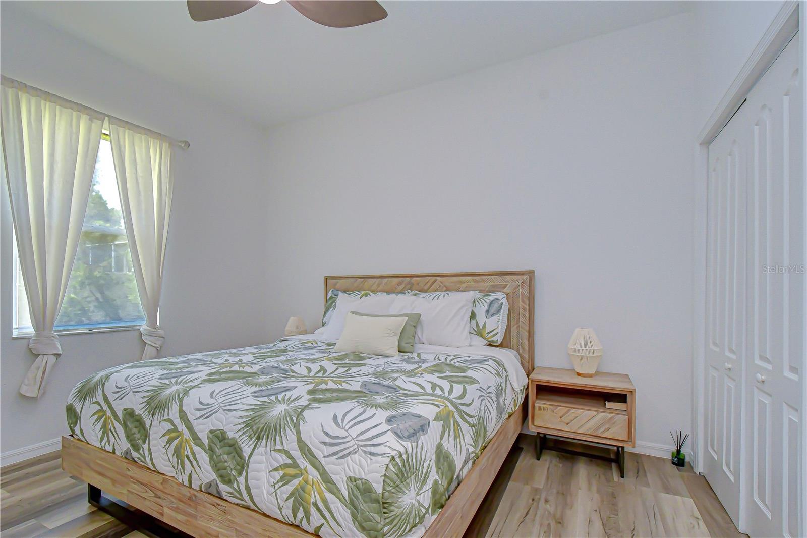 2228 VALRICO FOREST DR, VALRICO, FL, 33594
