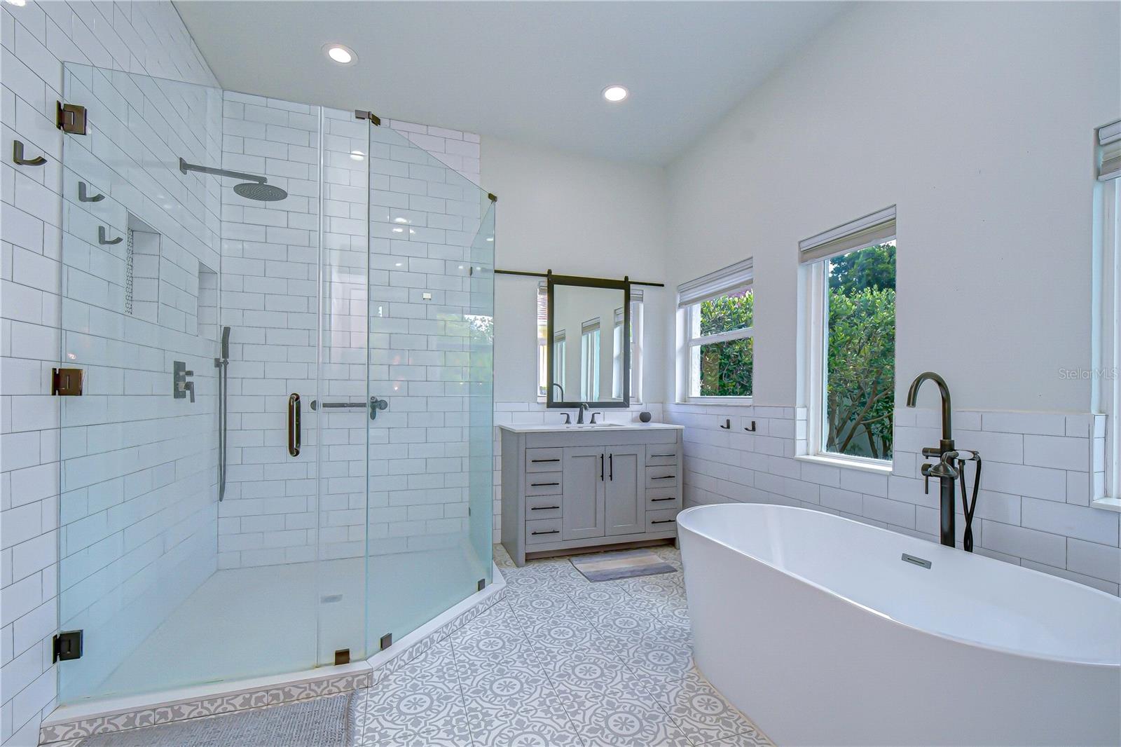 2228 VALRICO FOREST DR, VALRICO, FL, 33594