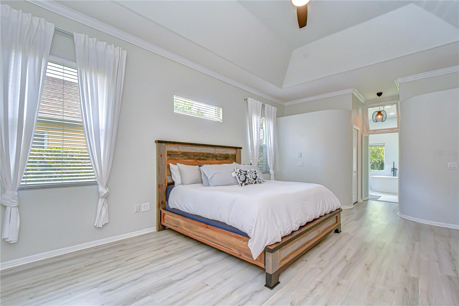 2228 VALRICO FOREST DR, VALRICO, FL, 33594