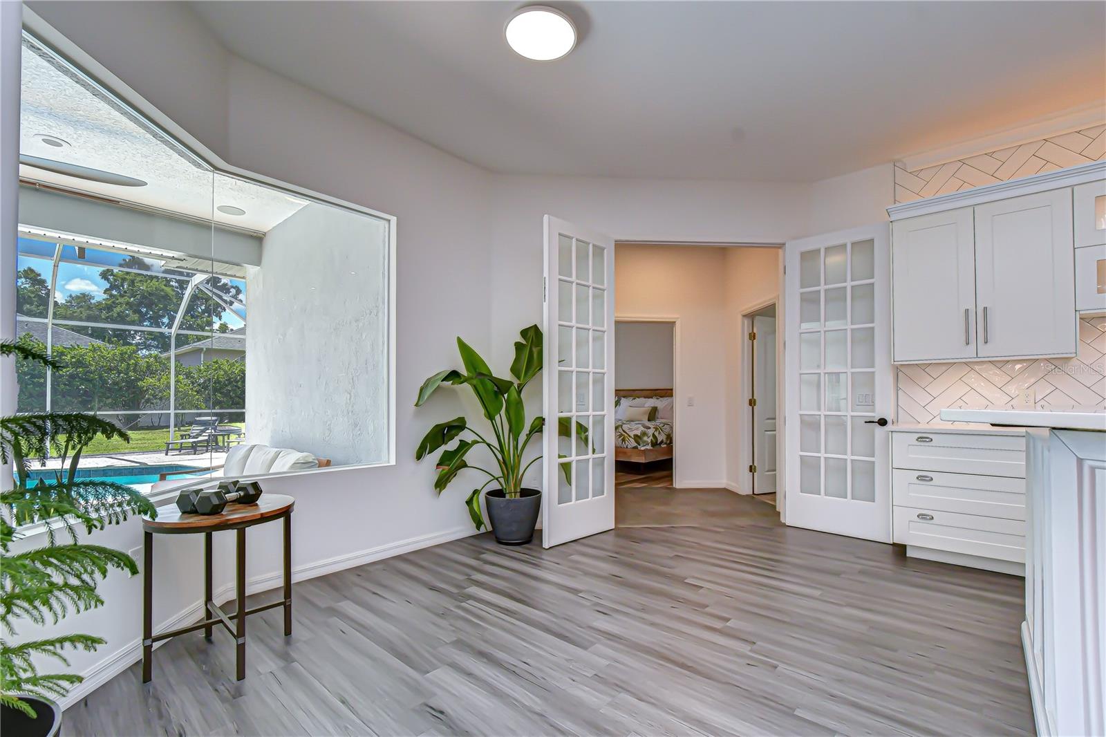 2228 VALRICO FOREST DR, VALRICO, FL, 33594