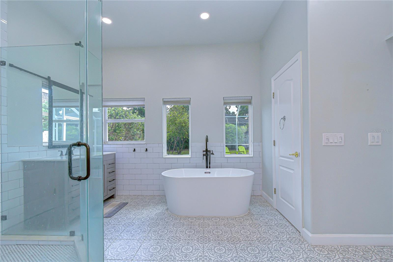 2228 VALRICO FOREST DR, VALRICO, FL, 33594