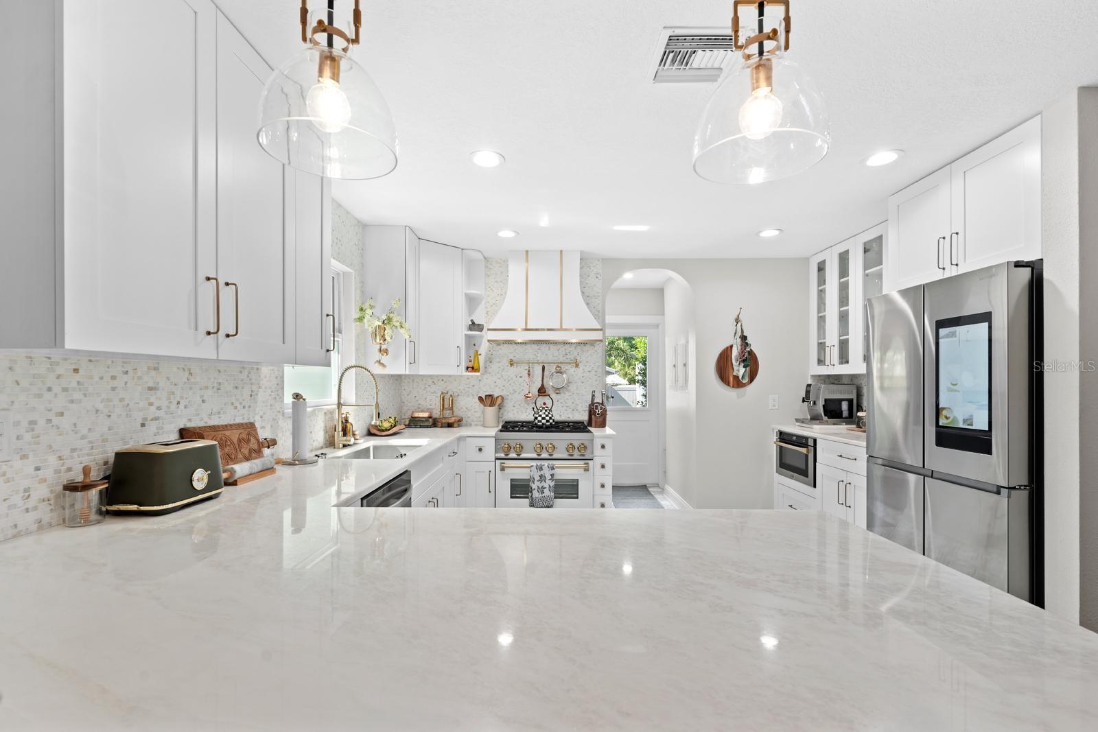 1121 21ST AVE N, ST PETERSBURG, FL, 33704