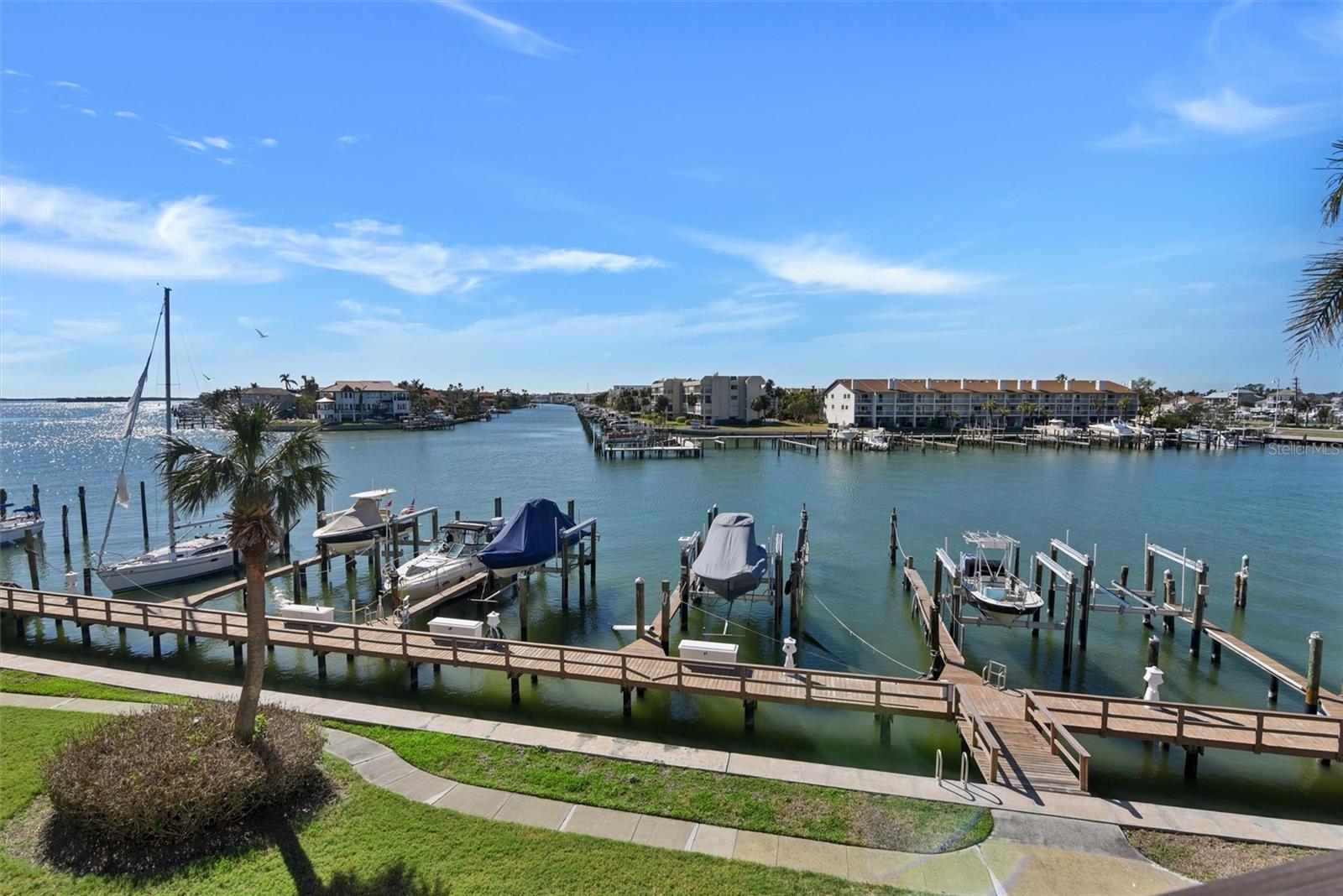 126 1ST ST E #209, TIERRA VERDE, FL, 33715