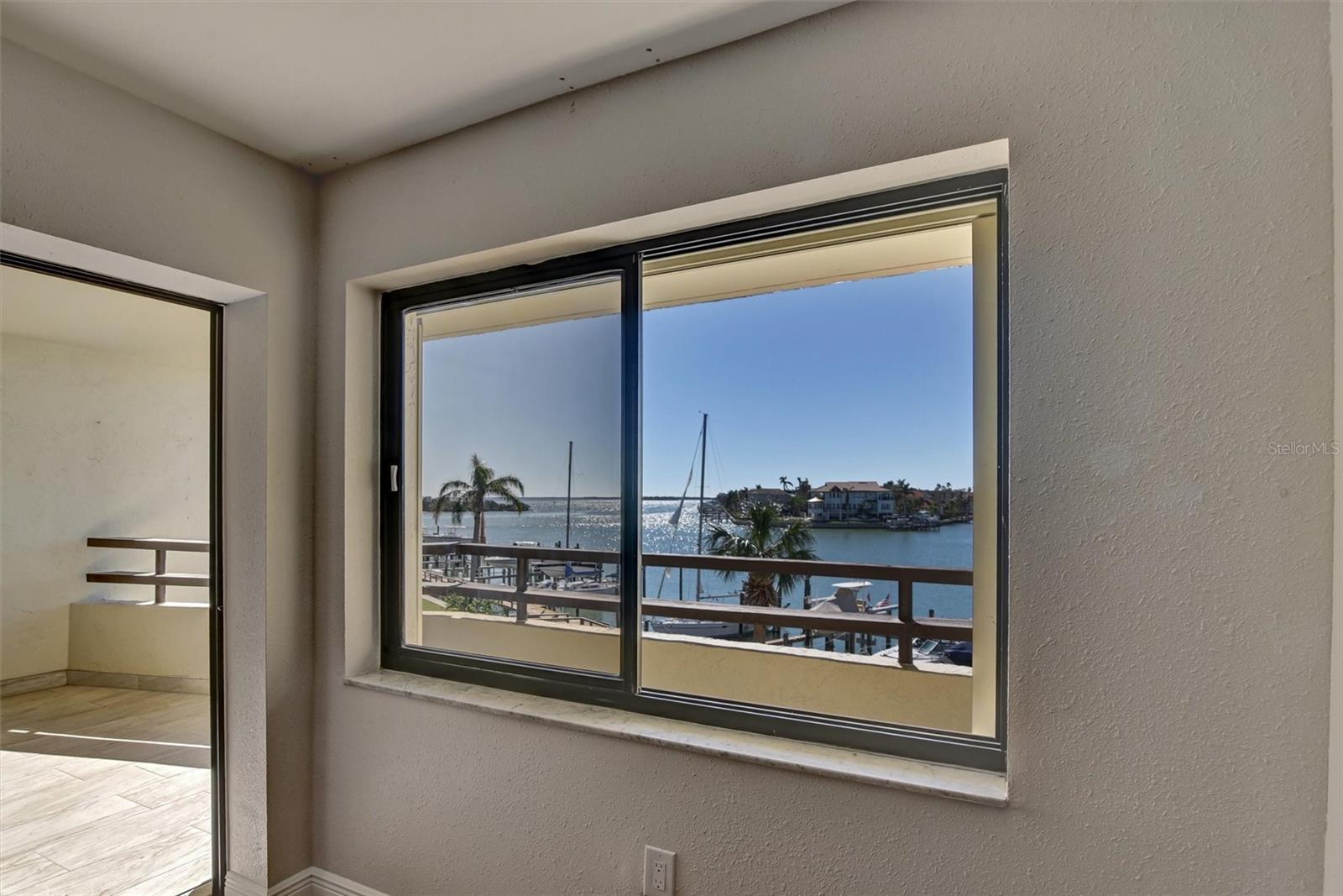 126 1ST ST E #209, TIERRA VERDE, FL, 33715