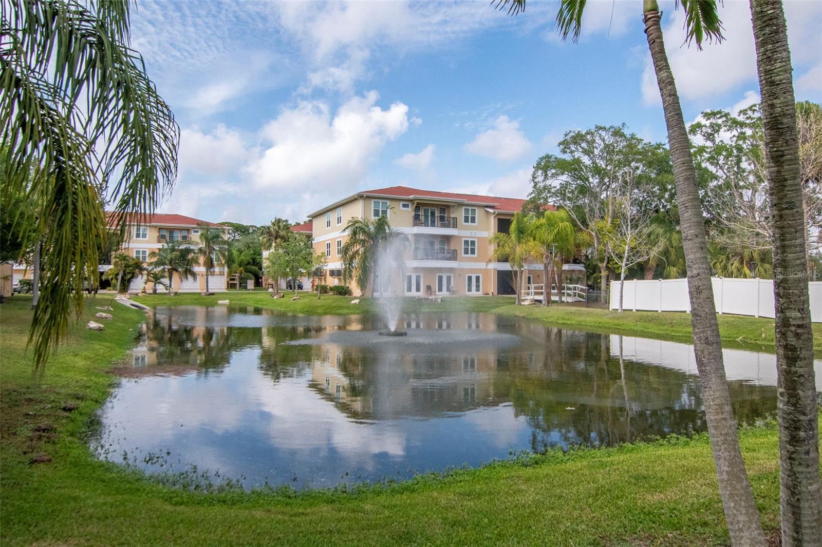 6395 BANYAN BLVD #303, NEW PORT RICHEY, FL, 34652