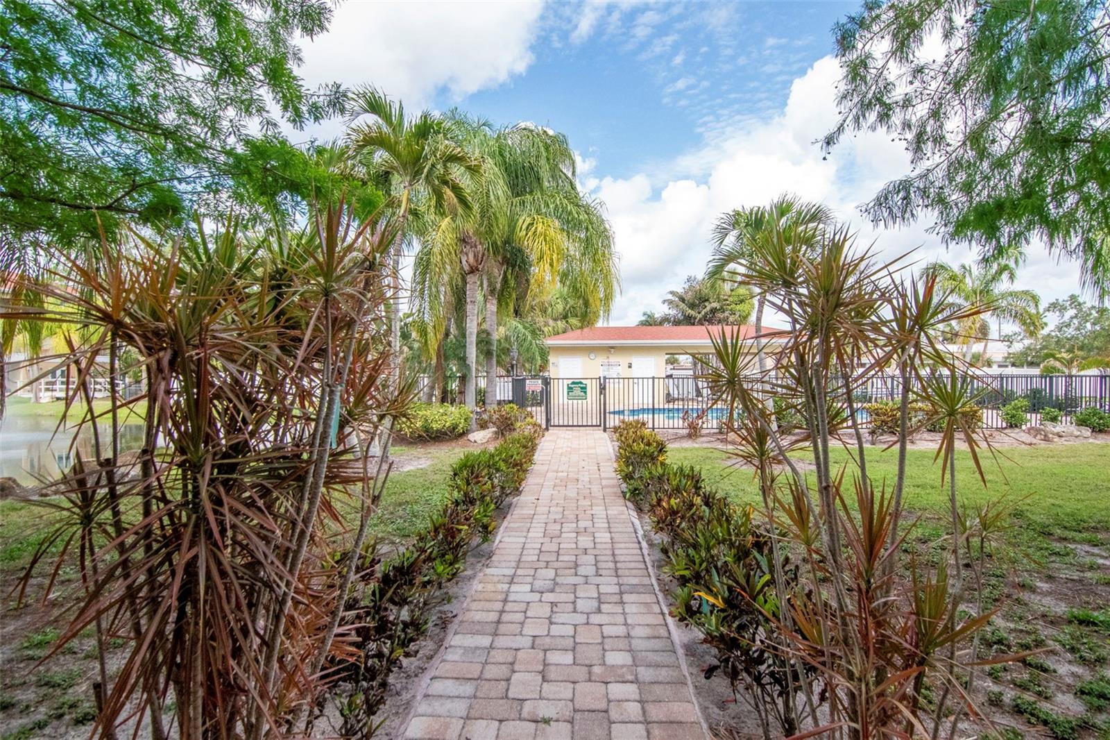 6395 BANYAN BLVD #303, NEW PORT RICHEY, FL, 34652